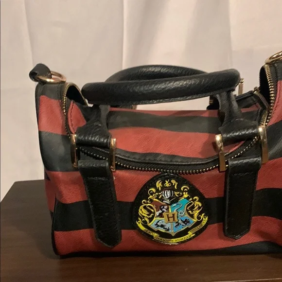 Warner Bros. Harry Potter Hogwarts Striped Mini Bag in Red and Black - Picture 9 of 13